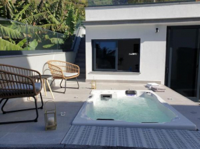 Sunset Avenue for couple w/ jacuzzi spa hot water